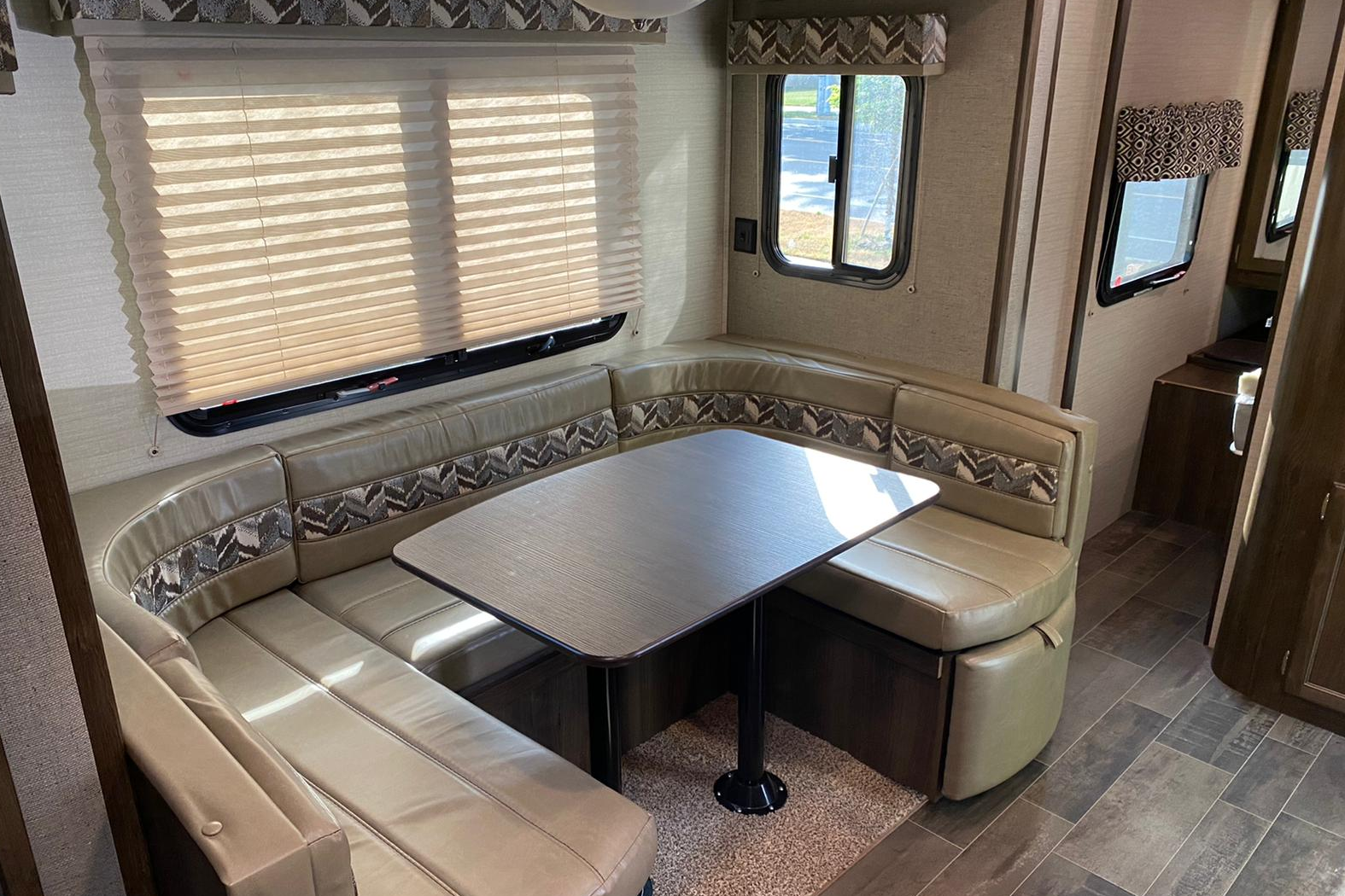 Katinka 's Keystone Bullet Premier 22RBPR  Travel Trailer
