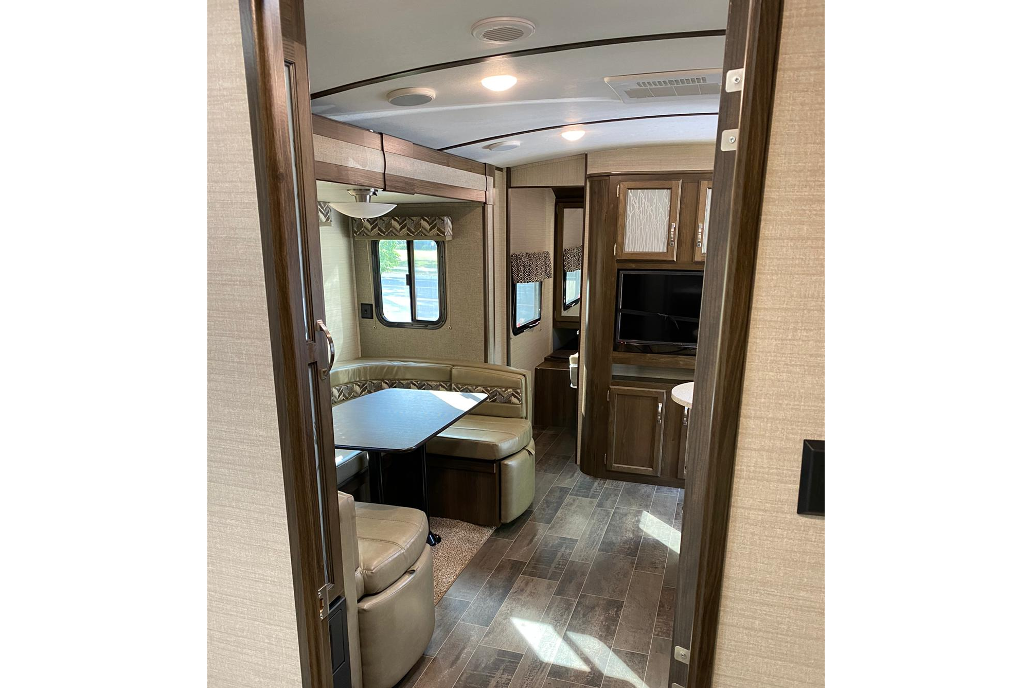 Katinka 's Keystone Bullet Premier 22RBPR  Travel Trailer
