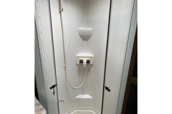 Katinka 's Keystone Bullet Premier 22RBPR Travel Trailer