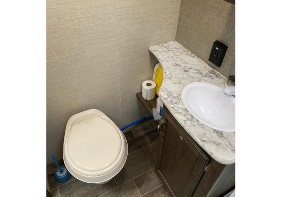 Katinka 's Keystone Bullet Premier 22RBPR Travel Trailer