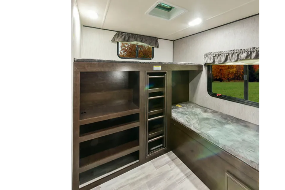 Coonhound RV Prowler 320 BH Travel Trailer
