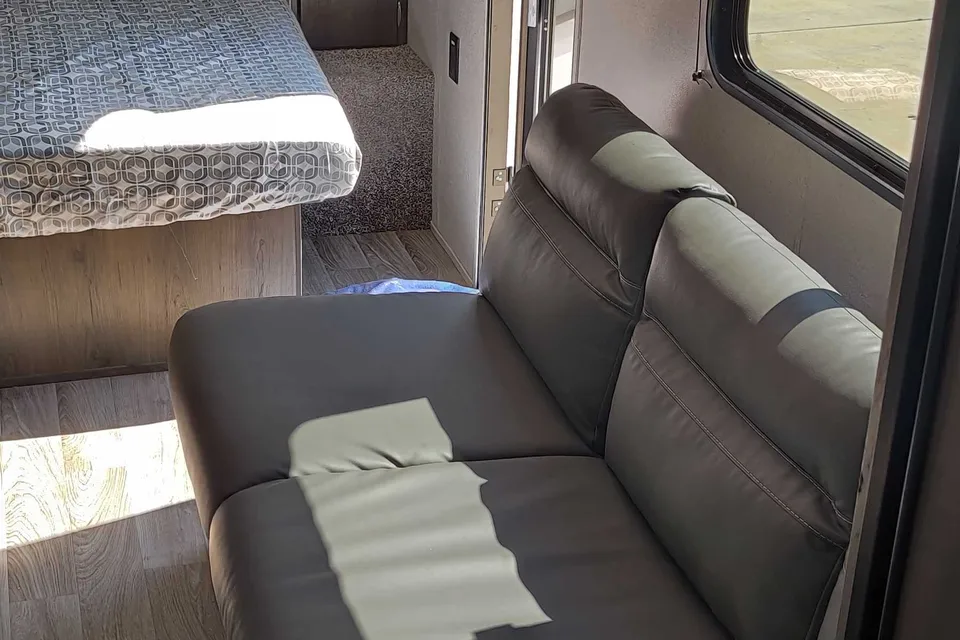  Viking Saga Travel Trailer