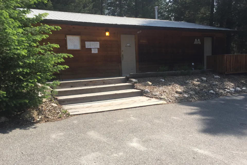 Lets Camp RV Rentals. Donald's RV Cottage