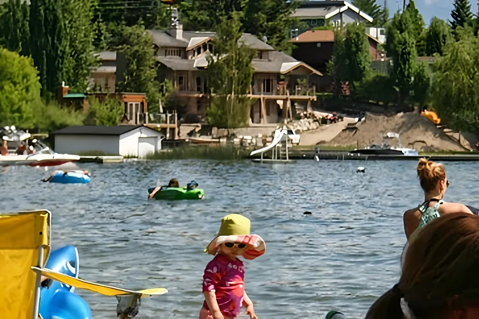 Lets Camp RV Rentals. Donald's RV Cottage