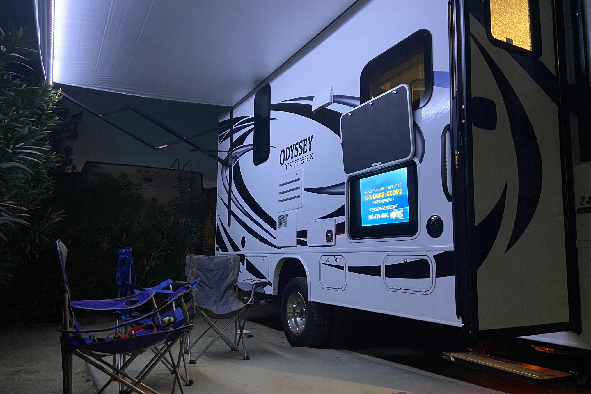 2020 Entegra Odyssey SOLAR/ 3KW Power Bank/ Inverter 