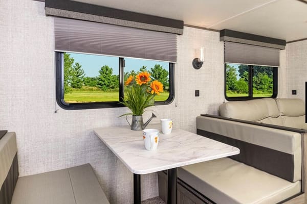 Pearson Family Trailer - Gulf Stream Ultra lite 29BHS