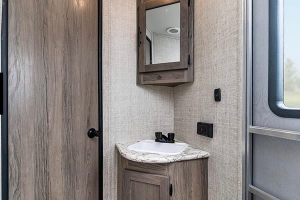 Pearson Family Trailer - Gulf Stream Ultra lite 29BHS