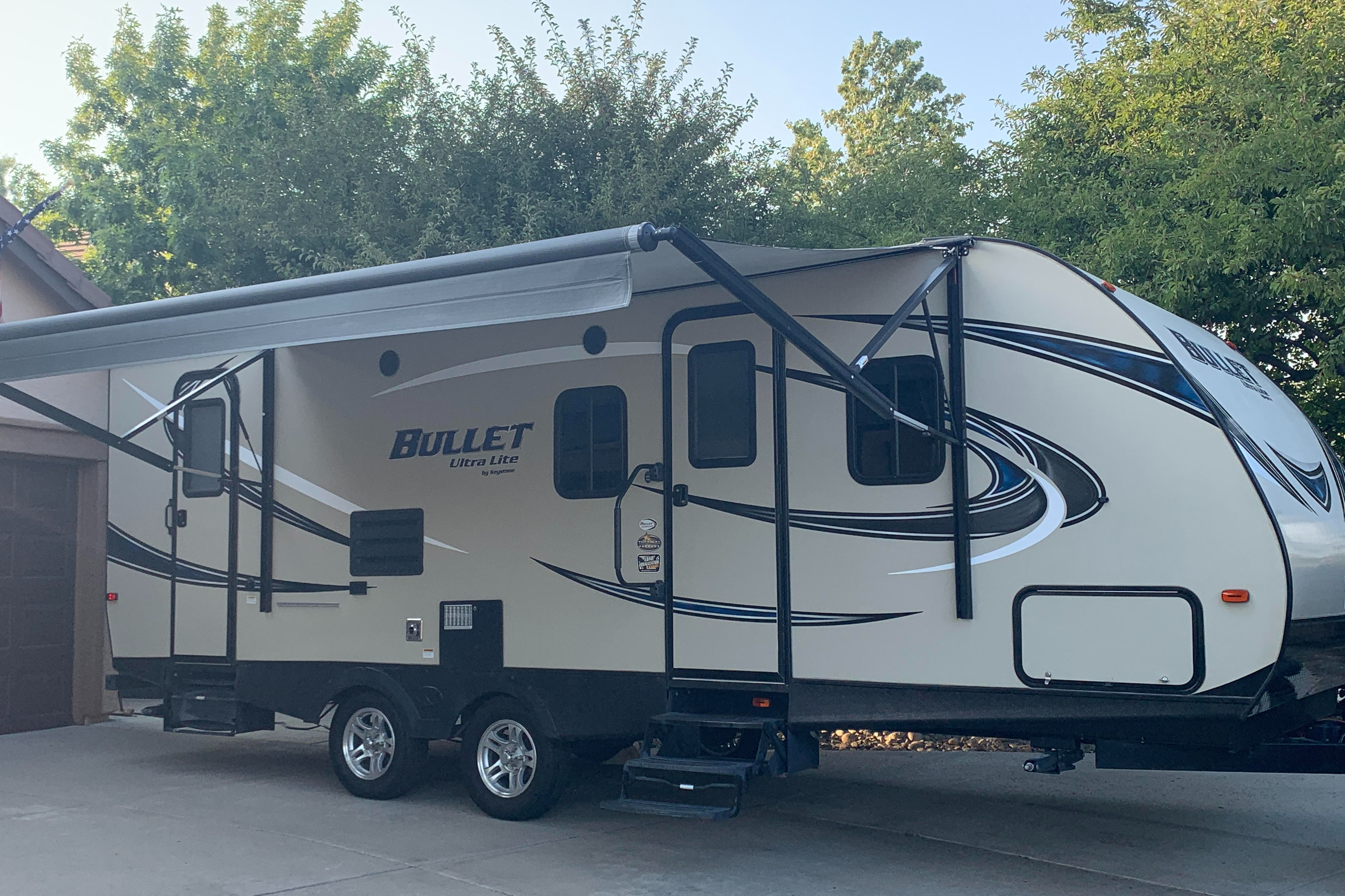 Keystone Bullet 247BHSE  Bunkhouse (half ton towable)