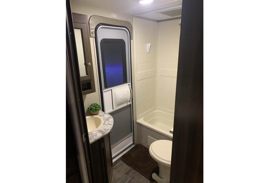 Keystone Bullet 247BHSE  Bunkhouse (half ton towable)