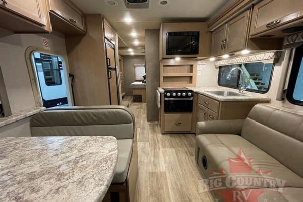2020 Fourwinds 30D Class C