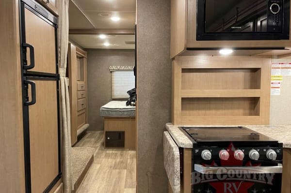 2020 Fourwinds 30D Class C