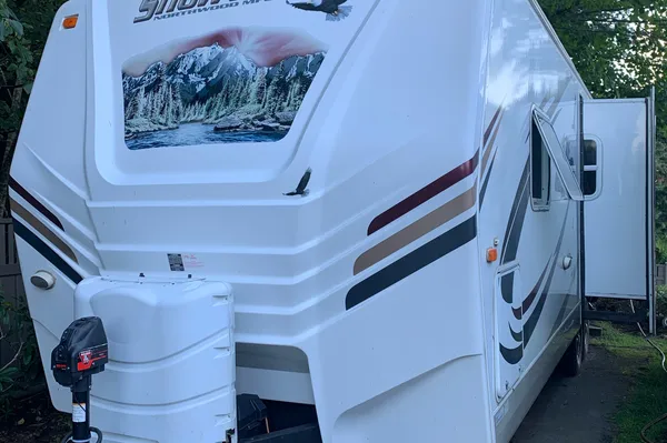 Jessica's Snow river 25’ trailer with 1 slide