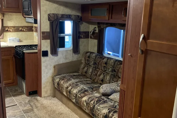 Jessica's Snow river 25’ trailer with 1 slide