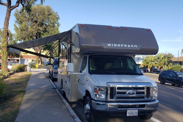 Arie's Winnebago Minnie Winnie 22 Ft Class C