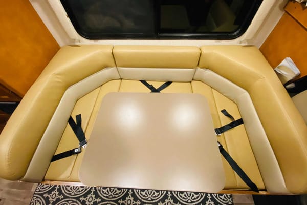 Arie's Winnebago Minnie Winnie 22 Ft Class C
