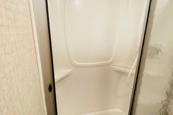 Arie's Winnebago Minnie Winnie 22 Ft Class C