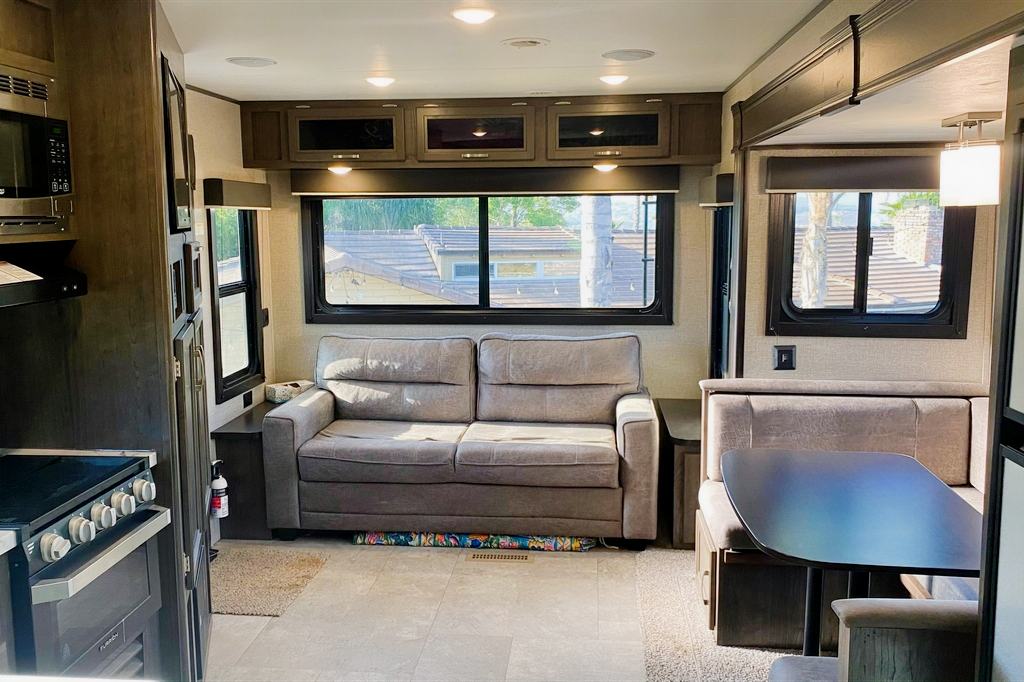 Phil's Travel Trailer bright and roomy