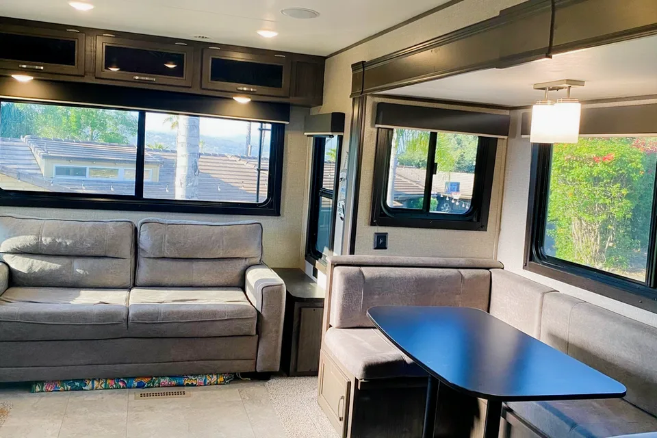 Phil's Travel Trailer bright and roomy