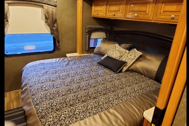 Watchorn's Thor Motor Coach Miramar 34.4 Class A