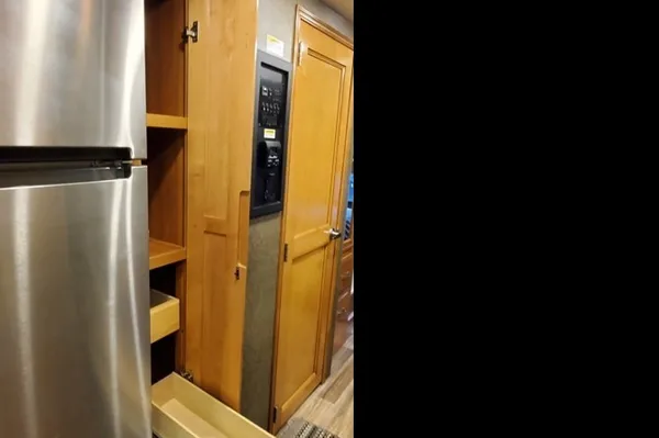 Watchorn's Thor Motor Coach Miramar 34.4 Class A