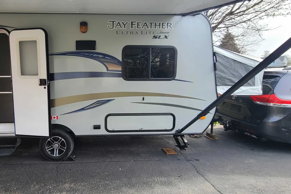 JCs Jayco Jayfeather 16XRB Hybrid