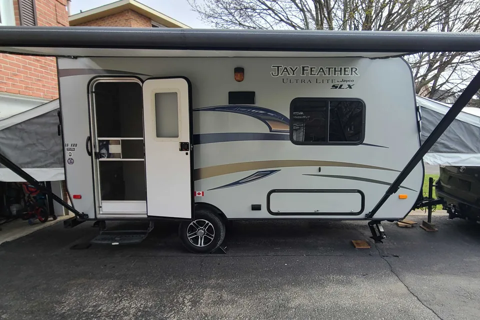 JCs Jayco Jayfeather 16XRB Hybrid