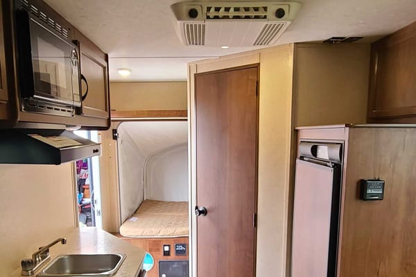 JCs Jayco Jayfeather 16XRB Hybrid