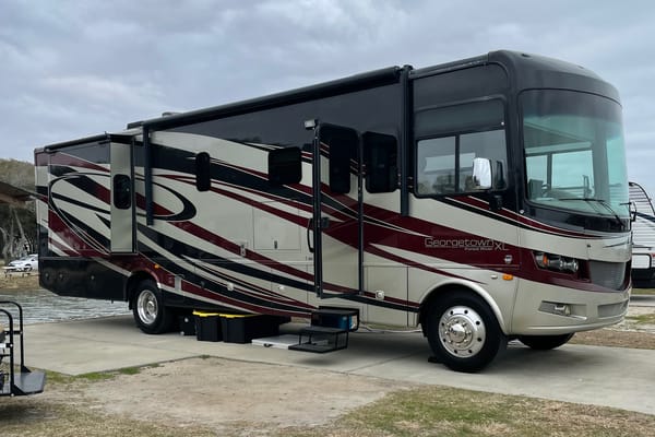 Forest River Georgetown XL 360DS Class A