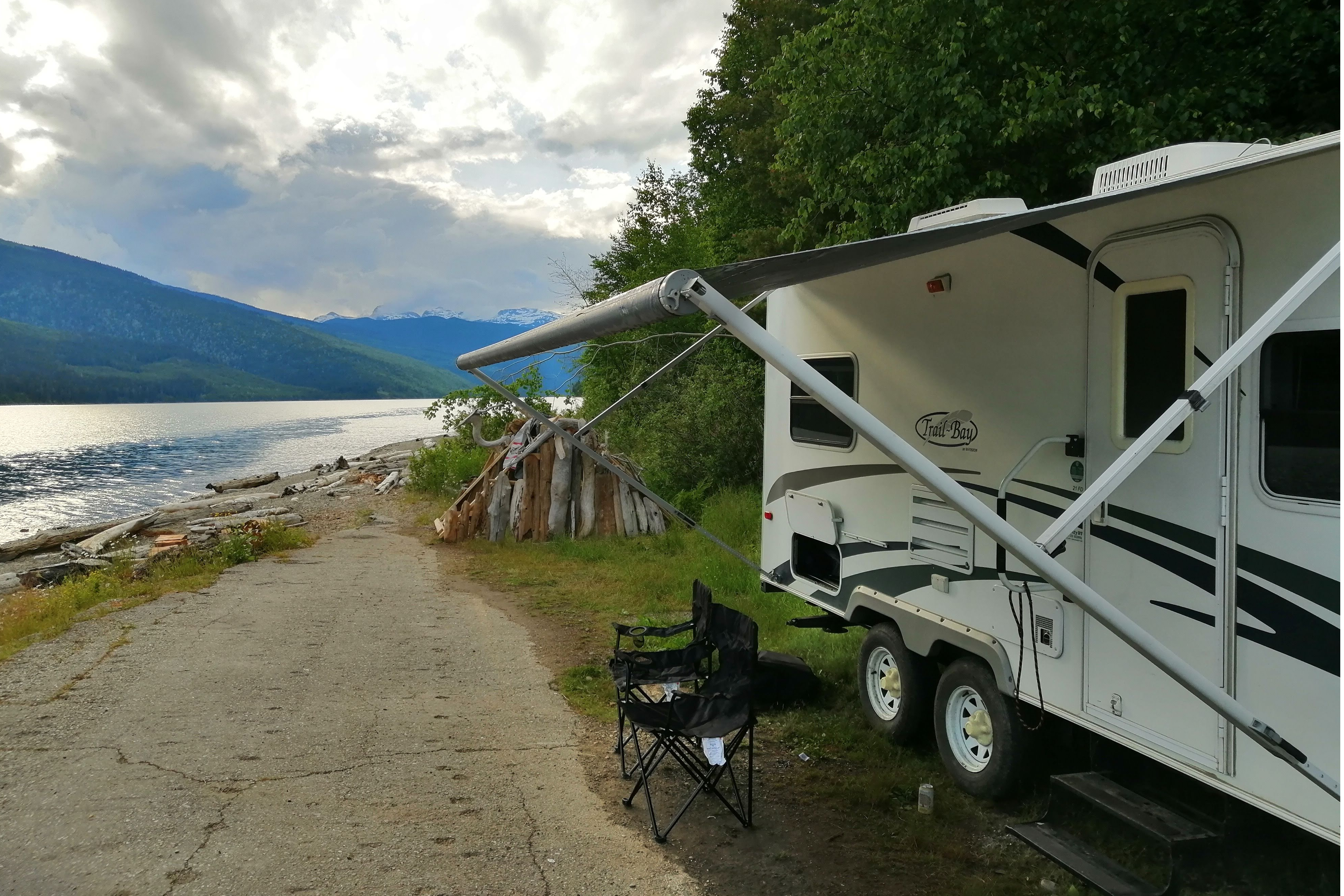 Laura's Trailbay 21FD Travel Trailer