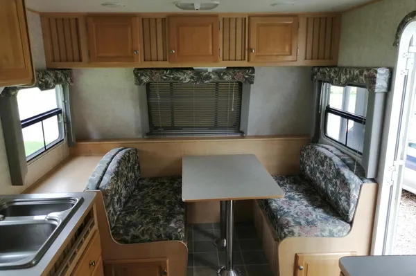 Laura's Trailbay 21FD Travel Trailer
