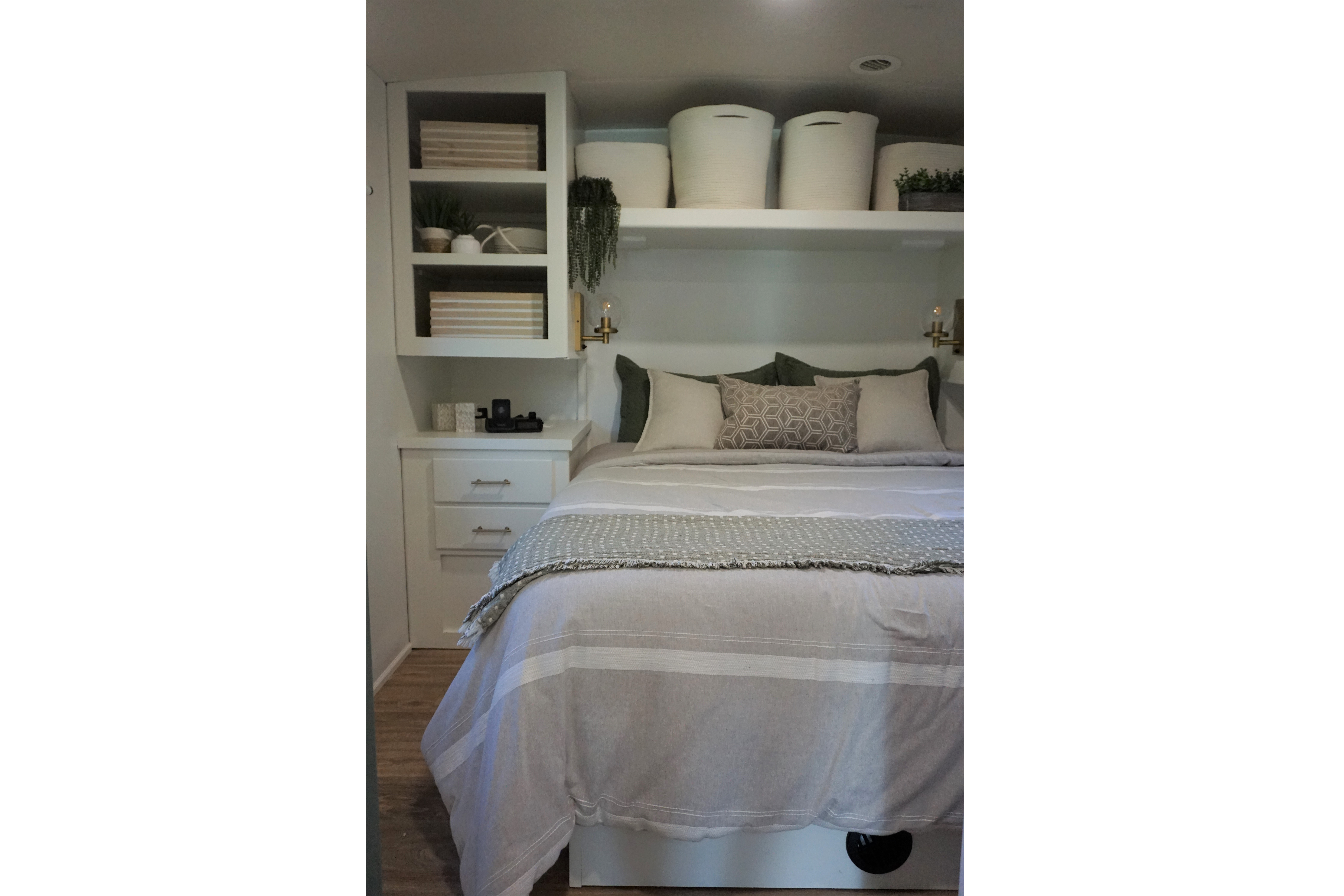Joy the RV (Completely Renovated Class A)