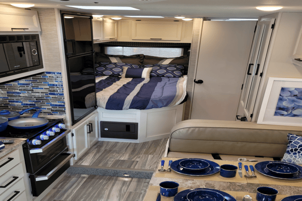 ALL-INCLUSIVE Brand New 2021 Thor Motor Coach Four Winds 22E Class C