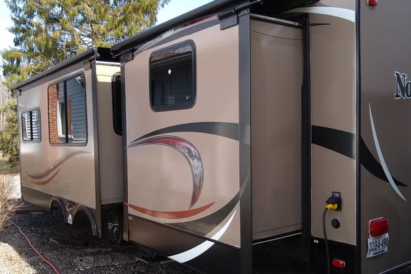 JOHN's northtrail hartland 33tbu Travel Trailer