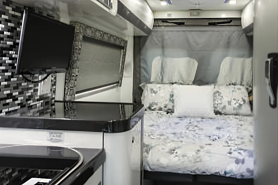 Loft sur la Route - Montecarlo FB21 Classe B