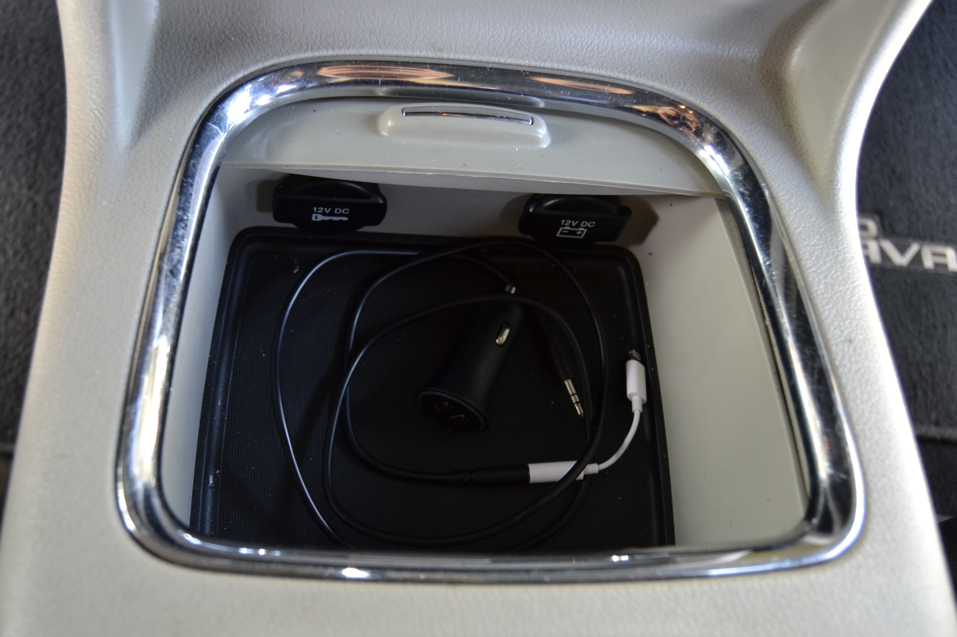 Fuel Efficient, Easy to Drive Campervan! Seats/Sleeps 4 adults, 5 w/kids!