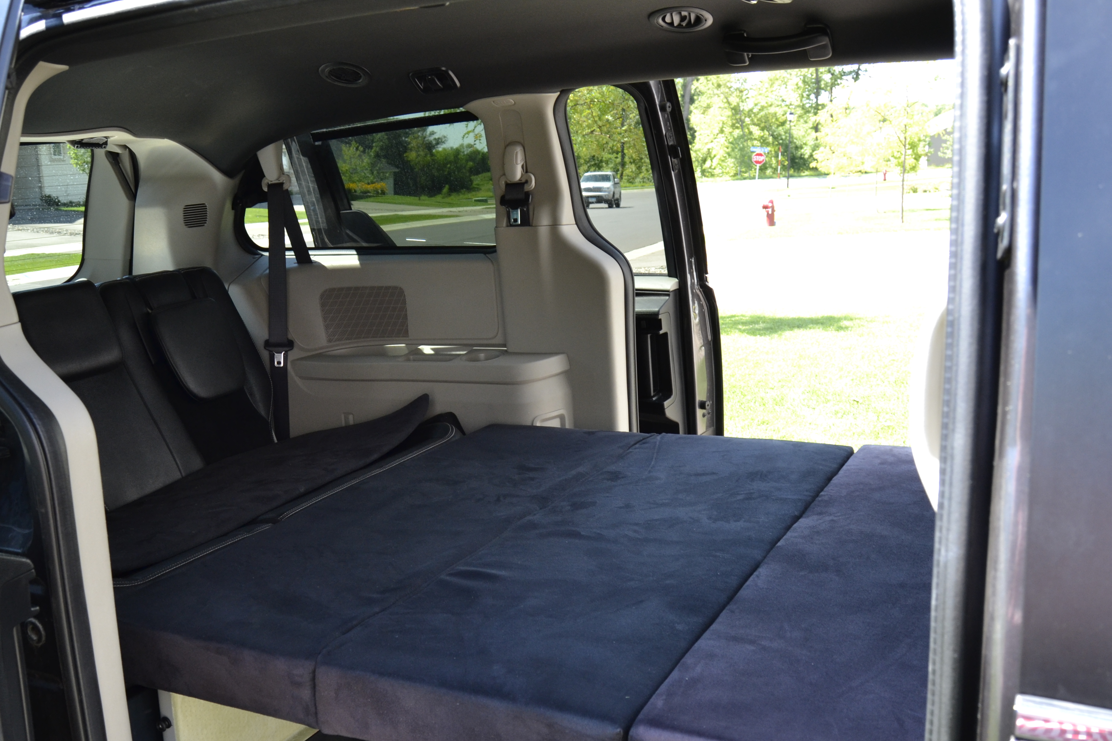 Fuel Efficient, Easy to Drive Campervan! Seats/Sleeps 4 adults, 5 w/kids!