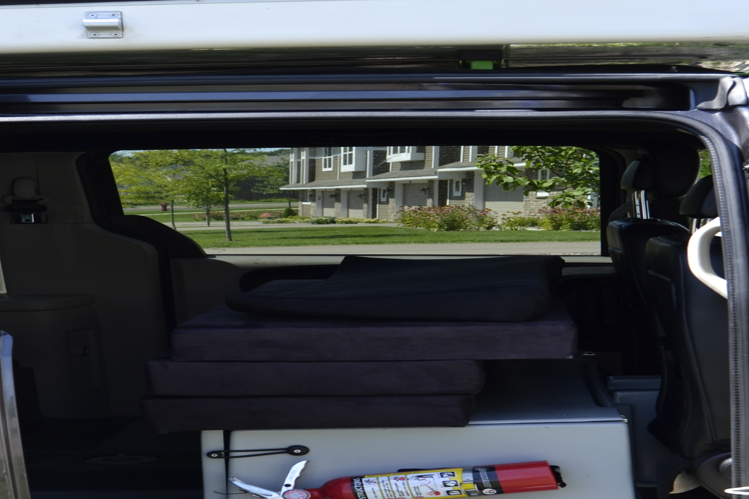Fuel Efficient, Easy to Drive Campervan! Seats/Sleeps 4 adults, 5 w/kids!