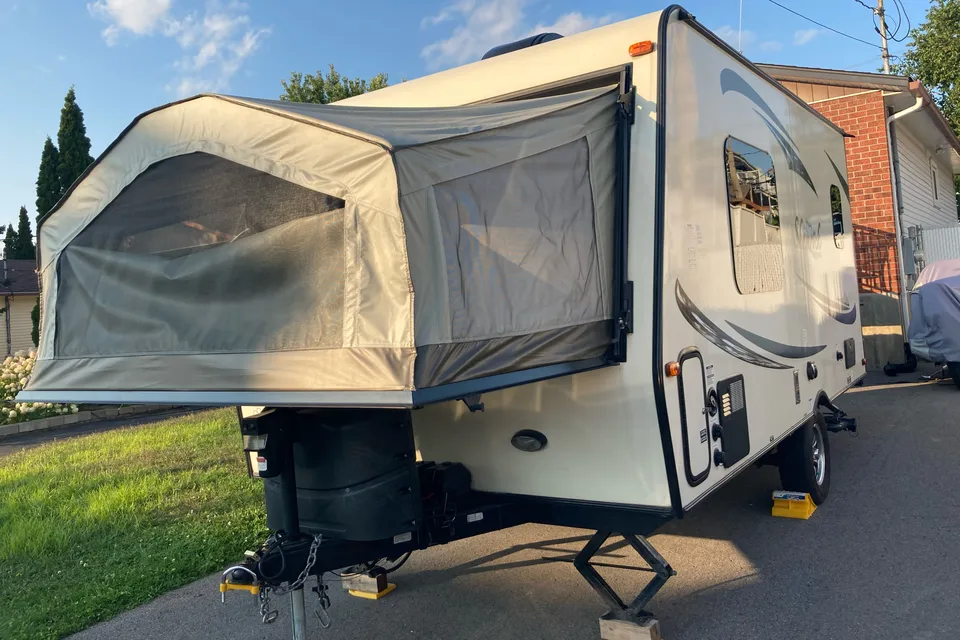 Shamrock 17’ Hybride 