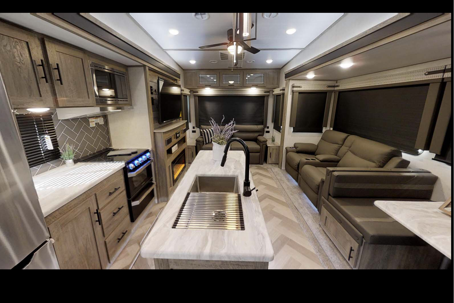 Rick 's Forest River Wildwood Heritage Glen LTZ  Fifth Wheel