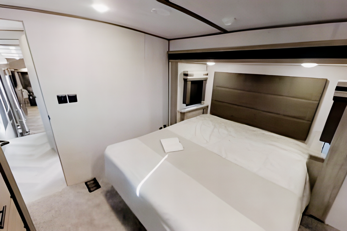 Rick 's Forest River Wildwood Heritage Glen LTZ  Fifth Wheel