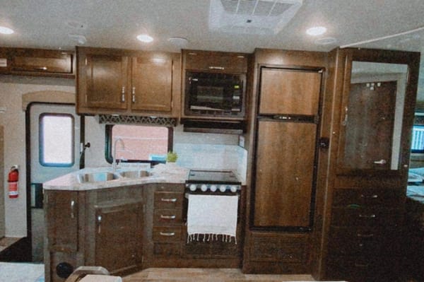 The Freedom with Jayco REDHAWK Classe C
