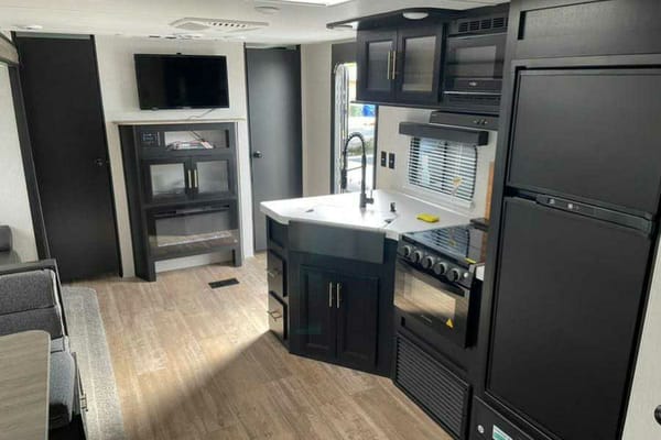 Brand new 2021 cherokee limited trailer