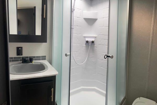 Brand new 2021 cherokee limited trailer
