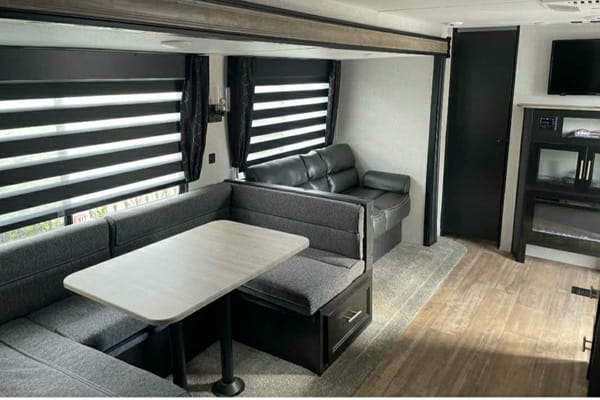 Brand new 2021 cherokee limited trailer