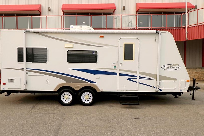 Benny’s Bunkhouse  R Vision Trail Cruiser Travel Trailer