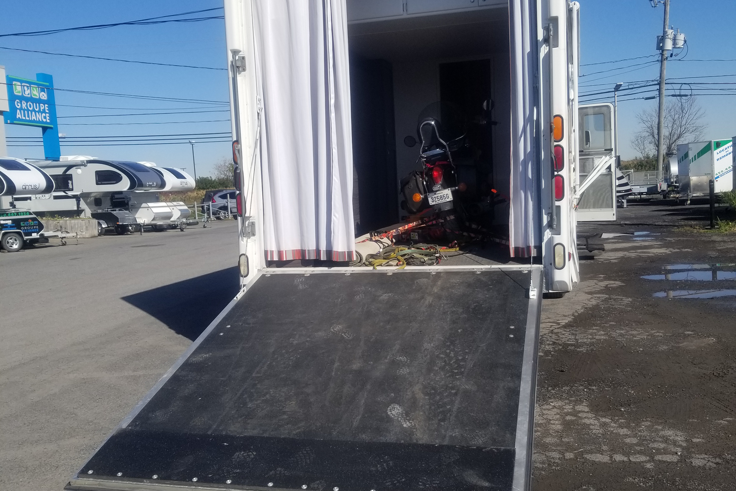 Class A Toyhauler 8 persons wheelchair access + garage for motorcycle, golfcart, ATV, 37 feet long