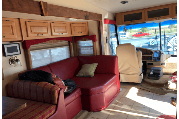 Class A Toyhauler 8 persons wheelchair access + garage for motorcycle, golfcart, ATV, 37 feet long