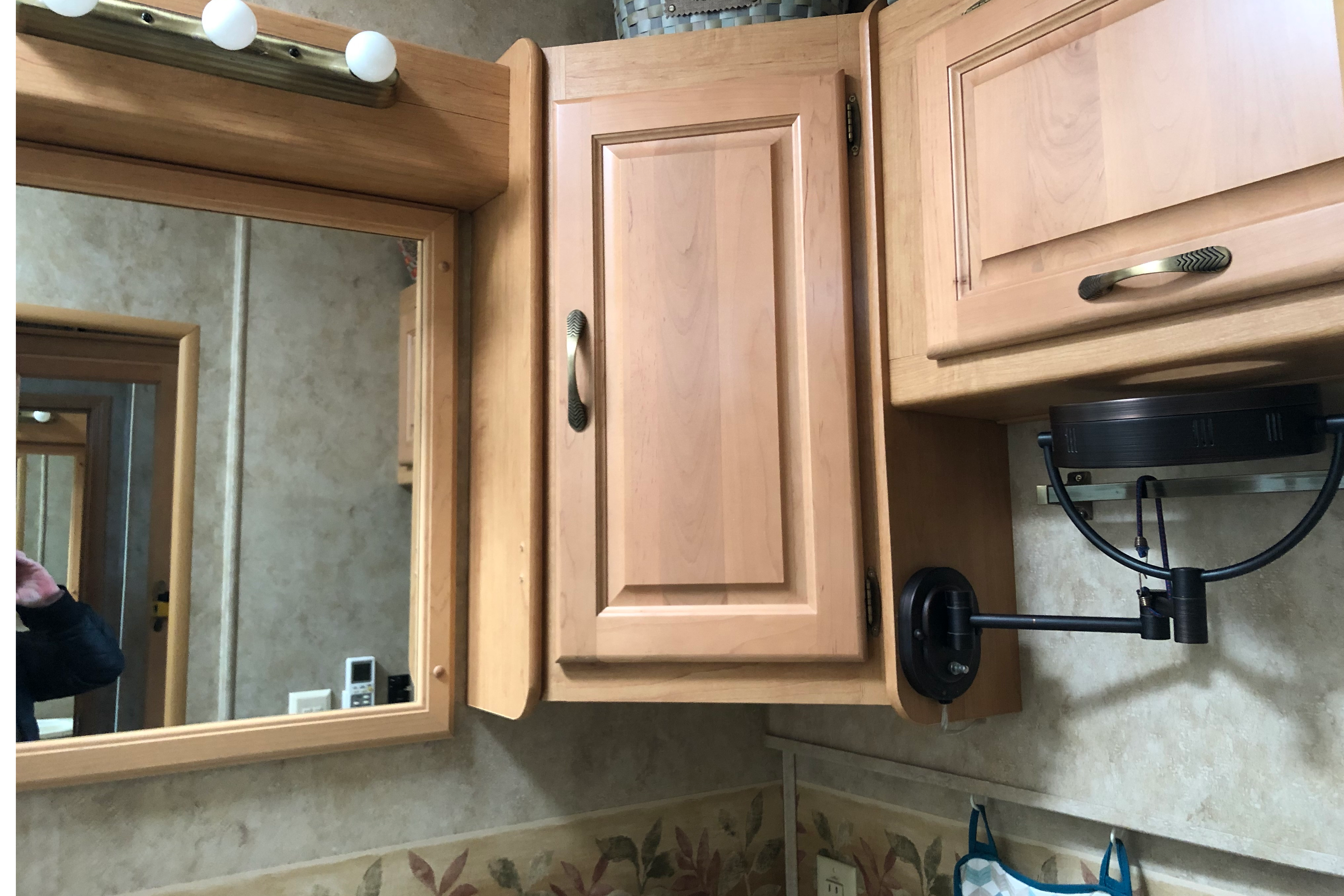 Class A Toyhauler 8 persons wheelchair access + garage for motorcycle, golfcart, ATV, 37 feet long