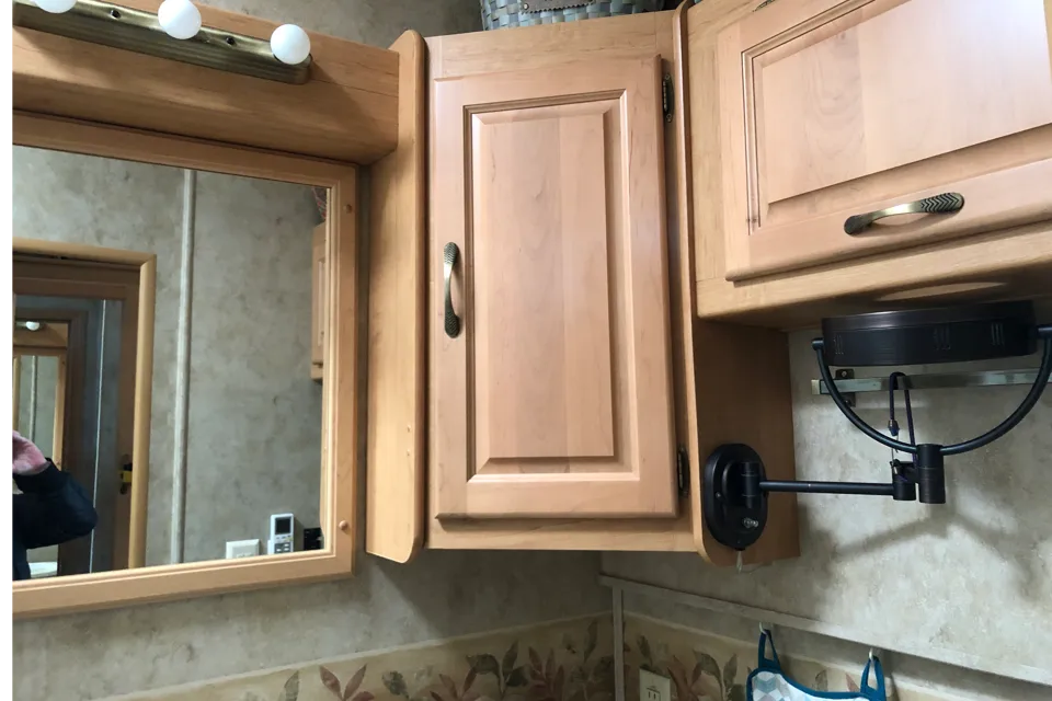 Class A Toyhauler 8 persons wheelchair access + garage for motorcycle, golfcart, ATV, 37 feet long