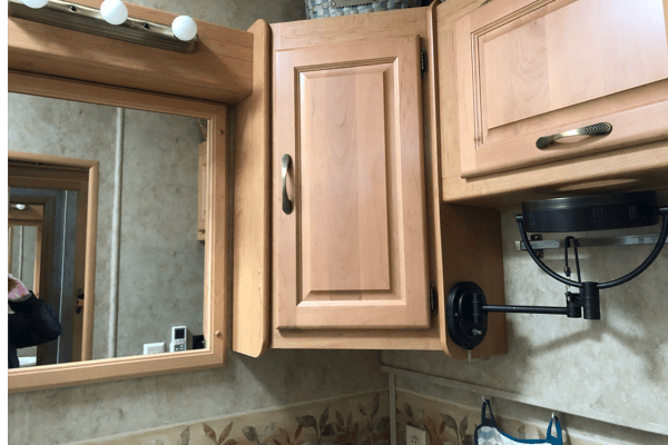 Class A Toyhauler 8 persons wheelchair access + garage for motorcycle, golfcart, ATV, 37 feet long